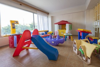 SUN HOTEL KINETA “Beach Front” fotoğrafı