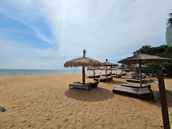 Botany Beach Resort Pattaya