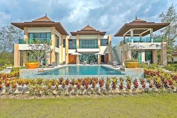 Ataman Luxury Villas