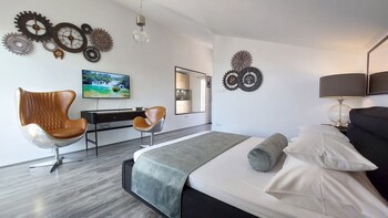 Refresh Boutique Apartments