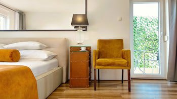 Refresh Boutique Apartments