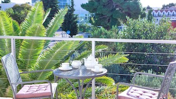 Refresh Boutique Apartments