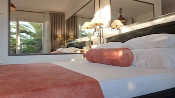 Refresh Boutique Apartments