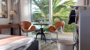Refresh Boutique Apartments