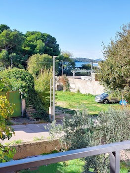 Refresh Boutique Apartments