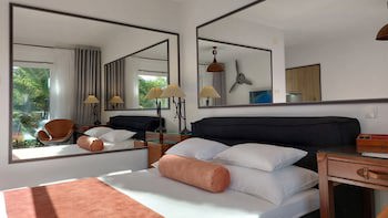 Refresh Boutique Apartments