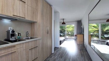 Refresh Boutique Apartments
