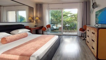 Refresh Boutique Apartments