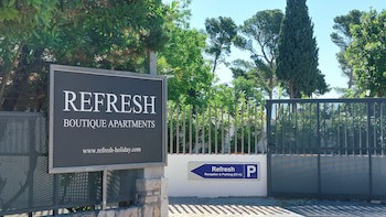 Refresh Boutique Apartments