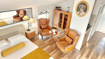 Refresh Boutique Apartments