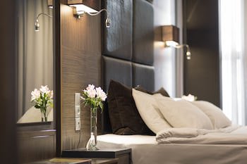 Diamond Suites
