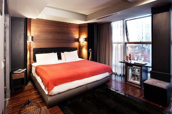 Diamond Suites