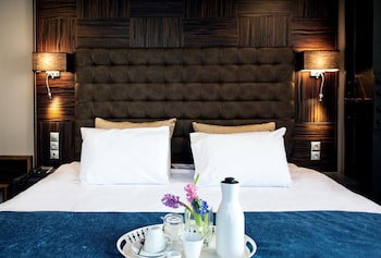 Diamond Suites