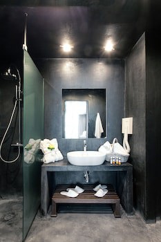 Diamond Suites