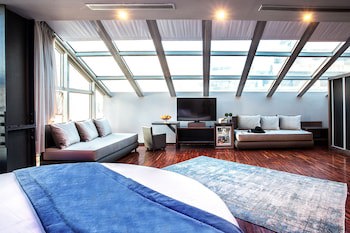 Diamond Suites