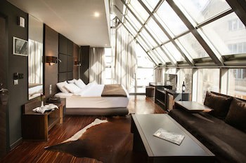 Diamond Suites