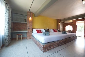 De Sea Almond Hotel Chumphon