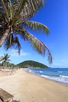 De Sea Almond Hotel Chumphon