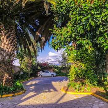 Hosteria Airport Garden