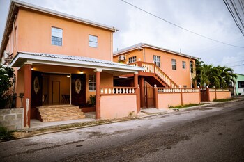 Connie's Comfort Suites