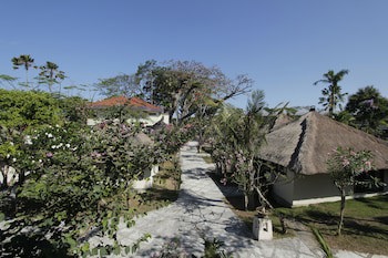 Alit Beach Resort And Villas