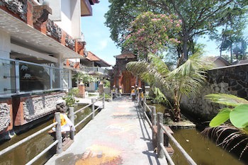 Alit Beach Resort And Villas