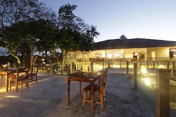 Alit Beach Resort And Villas