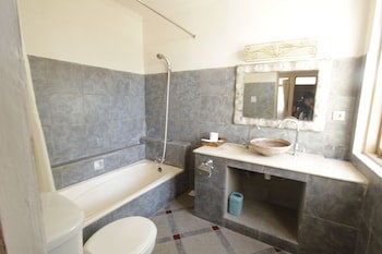 Alit Beach Resort And Villas