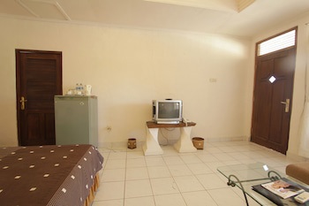 Alit Beach Resort And Villas