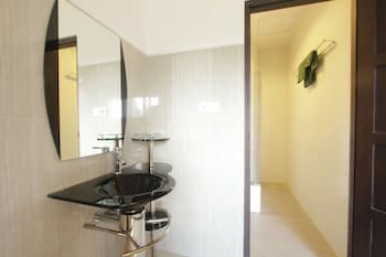 Alit Beach Resort And Villas