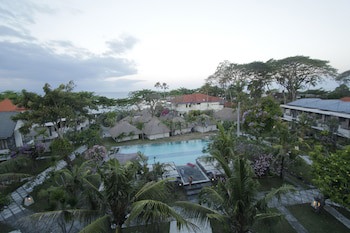 Alit Beach Resort And Villas