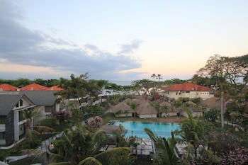 Alit Beach Resort And Villas