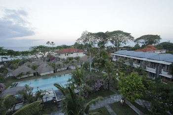 Alit Beach Resort And Villas