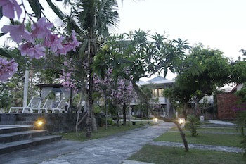 Alit Beach Resort And Villas