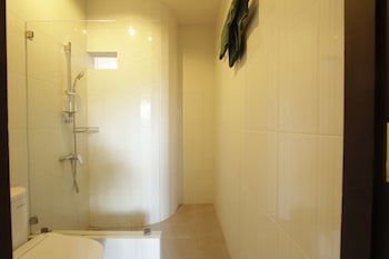 Alit Beach Resort And Villas