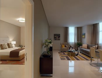 Damac Maison Cour Jardin