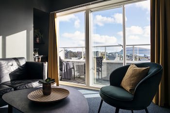 62N Hotel