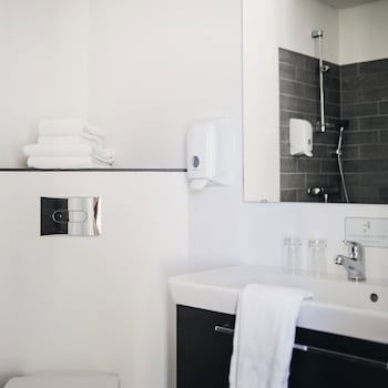 62N Hotel