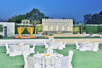 Courtyard By Marriott Agra