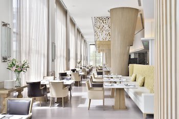 Courtyard By Marriott Agra