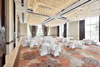 Courtyard By Marriott Agra