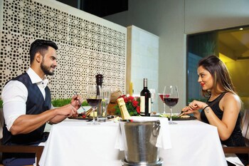 Courtyard By Marriott Agra