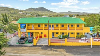 Bahia Apartments & Diving