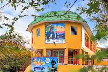Bahia Apartments & Diving