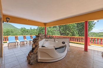 Bahia Apartments & Diving