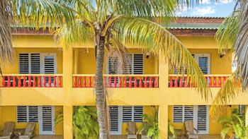 Bahia Apartments & Diving