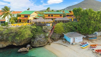 Bahia Apartments & Diving