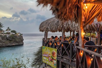 Bahia Apartments & Diving