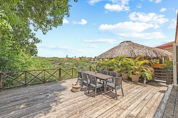 Bahia Apartments & Diving
