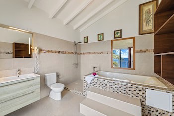 Lagoon Ocean Resort